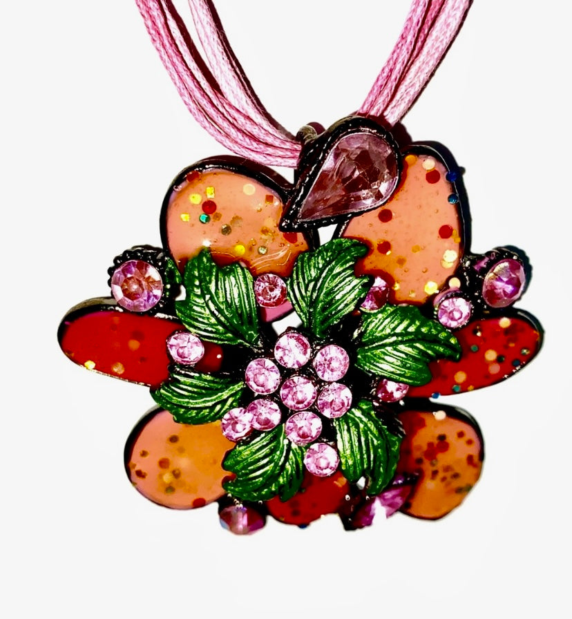 Floral Pendant Necklace!