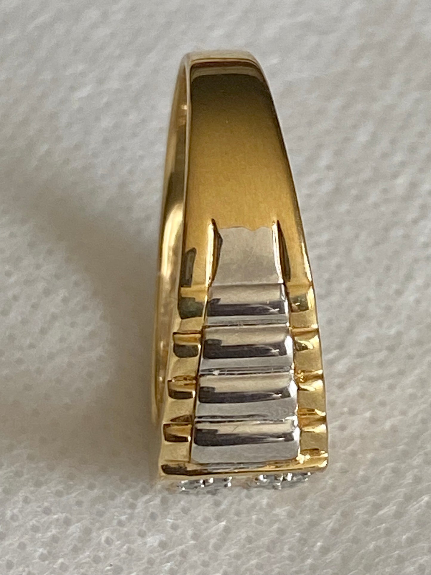 Men’s Yellow Gold Ring With Diamonds!!