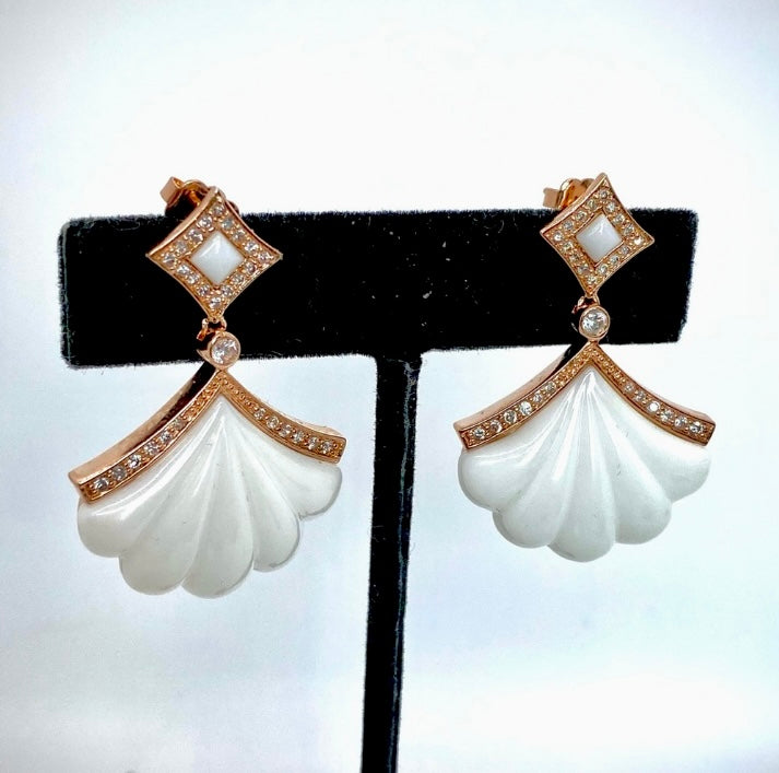 Ladies Fan Dangle Earrings!